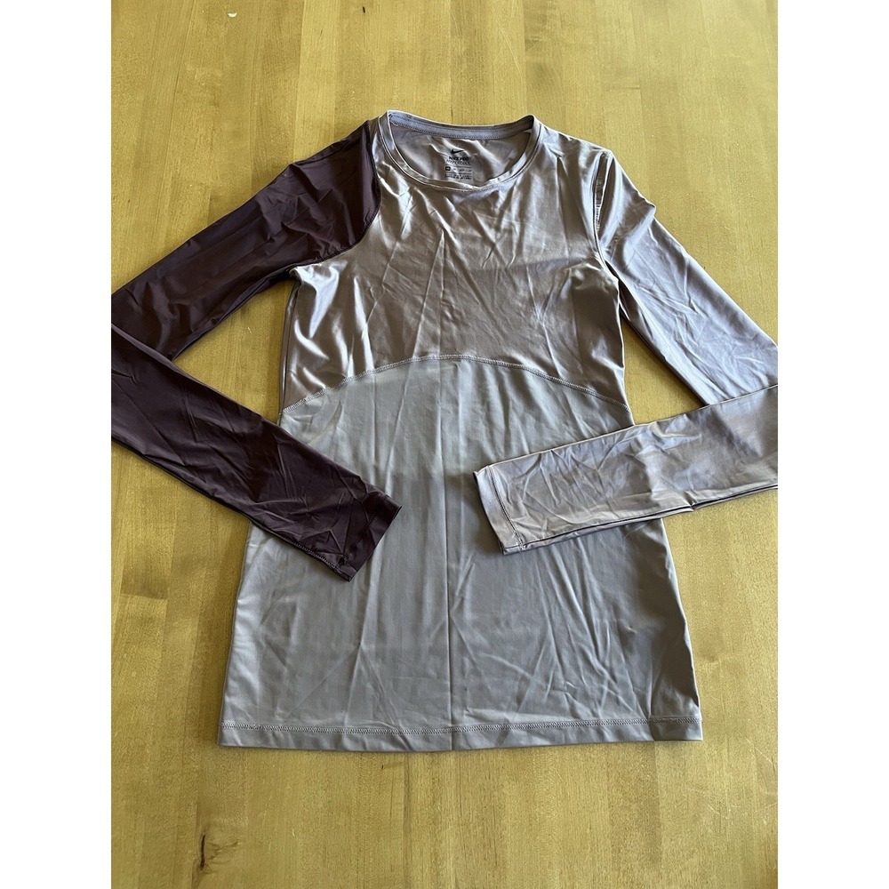 Nike Women's Mauve Solid Pro Hypercool Compression Long Sleeve Metallic-Sheen XS